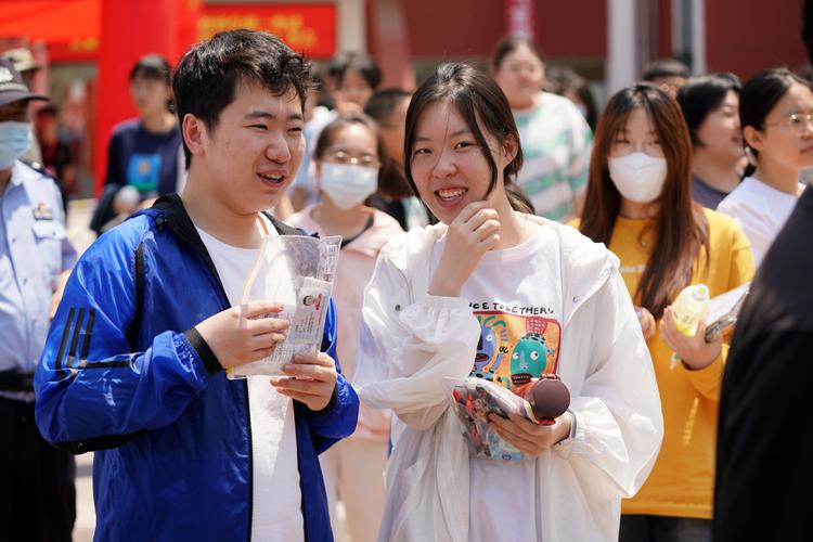 2025年高考拉开帷幕,新华全媒 丨2025年高考拉开帷幕